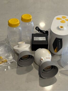 Medela Double Electric Breast Pump in style brand new